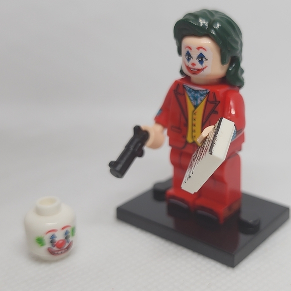 Batman The Joker high detail custom lego compatible DC aditional head included - Picture 10 of 11